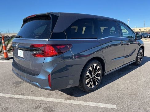 New 2026 Honda Odyssey Elite image 3