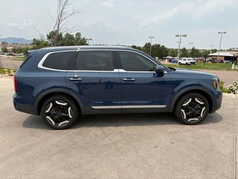 Used 2024 Kia Telluride S w/ S Sunroof Package FWD image 10