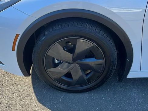 New 2026 Toyota Prius Plug-In Hybrid image 5