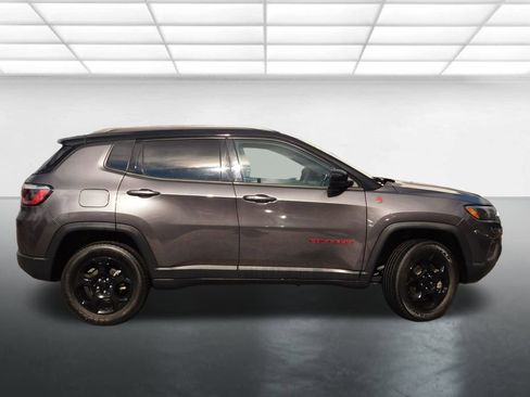 Used 2023 Jeep Compass Trailhawk image 4