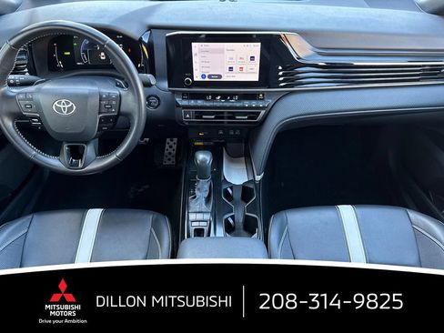 Used 2025 Toyota Camry SE FWD image 13