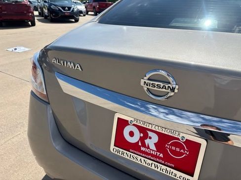 Used 2015 Nissan Altima 2.5 S w/ Power Driver Seat Package FWD image 9