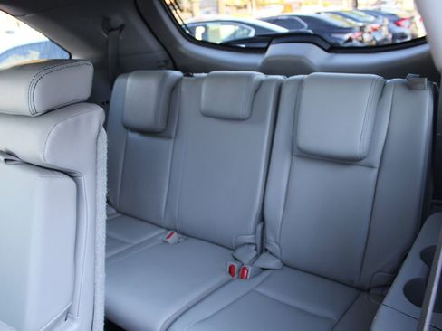 Used 2018 Toyota Highlander XLE image 26