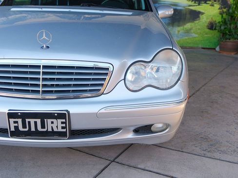 Used 2002 Mercedes-Benz C 320 Sedan image 40