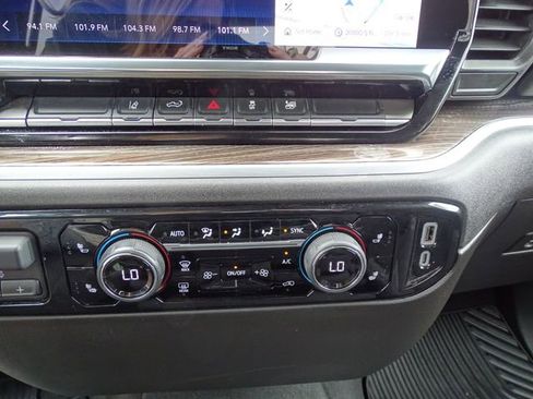 Certified 2025 Chevrolet Silverado 2500 LT w/ Convenience Package image 12