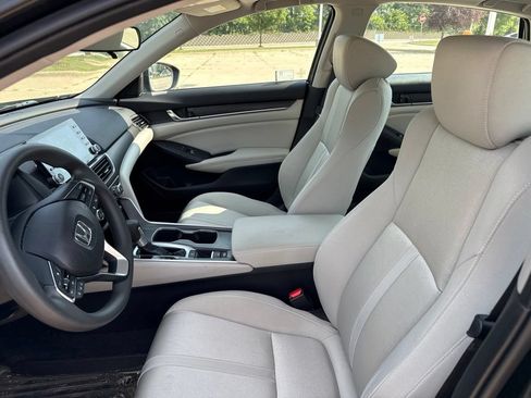 Used 2018 Honda Accord EX image 13