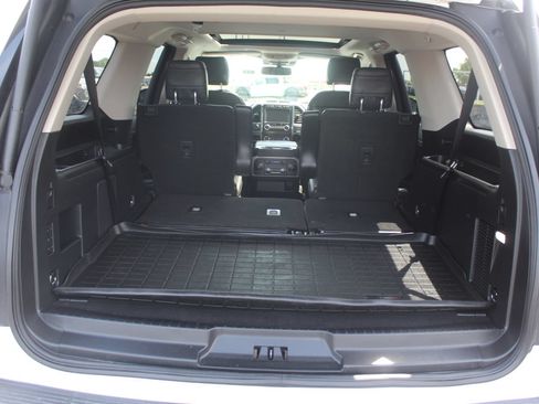 Used 2019 Ford Expedition Max Platinum AWD/4WD image 18