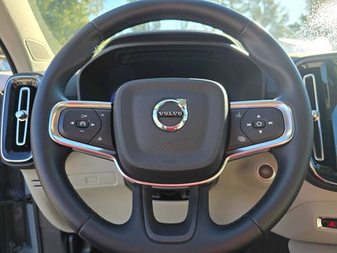 Used 2026 Volvo XC40 B5 Plus AWD/4WD image 25