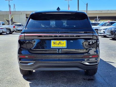 New 2026 Lincoln Nautilus Premier image 5