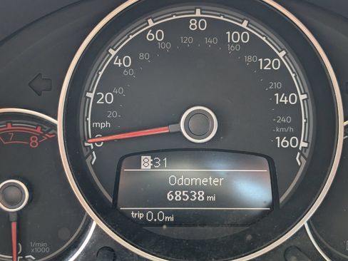 Used 2019 Volkswagen Beetle 2.0T SE FWD image 18