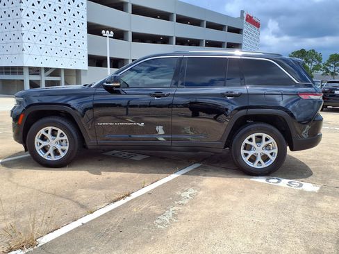 Used 2023 Jeep Grand Cherokee Limited RWD image 28