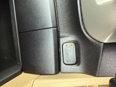 Used 2010 Honda Accord EX-L image 18