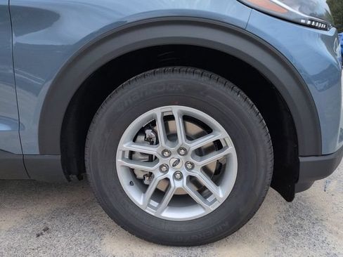 New 2026 Ford Explorer Active RWD image 10