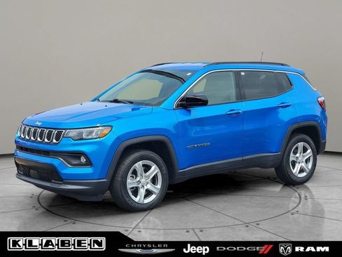 Certified 2023 Jeep Compass Latitude w/ Convenience Group AWD/4WD image 1