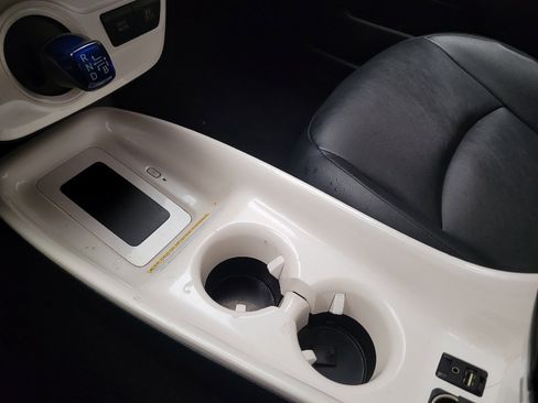 Used 2016 Toyota Prius Two FWD image 26
