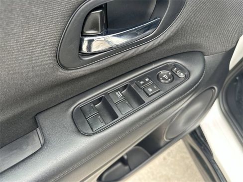 Used 2021 Honda HR-V Sport image 15