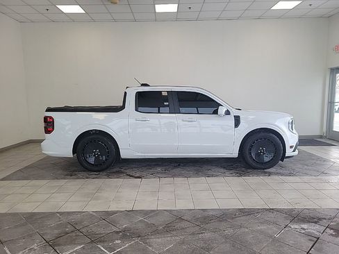 Used 2025 Ford Maverick Lobo image 5