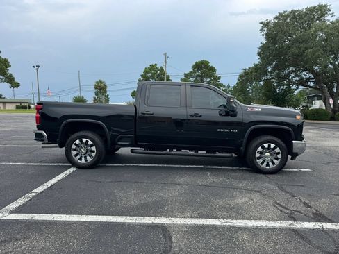 Used 2024 Chevrolet Silverado 2500 LT AWD/4WD image 5