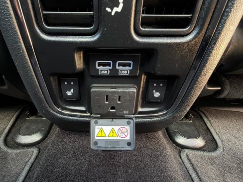 Used 2018 Jeep Grand Cherokee Limited AWD/4WD image 32