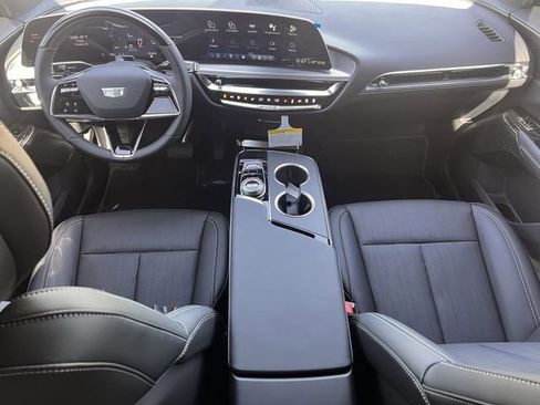 New 2026 Cadillac Lyriq Luxury image 9