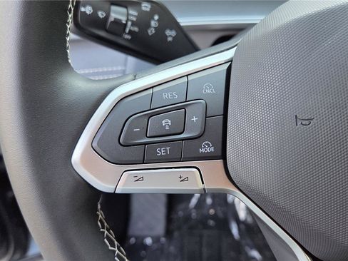 New 2026 Volkswagen Tiguan SE AWD/4WD image 17