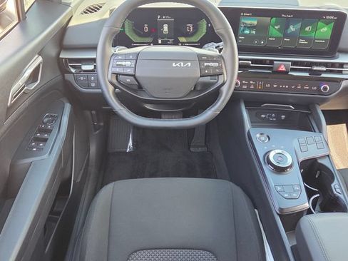 Used 2026 Kia Sportage LX FWD image 7