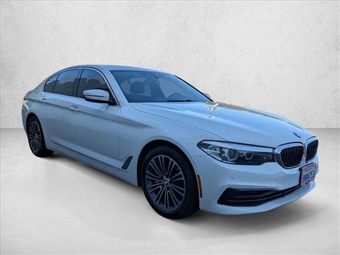Used 2019 BMW 530i xDrive w/ Convenience Package AWD/4WD image 3