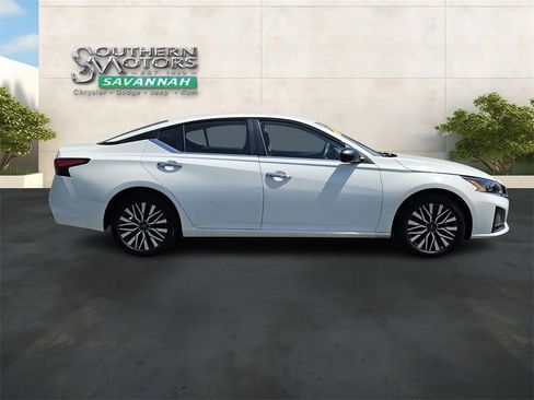 Used 2025 Nissan Altima 2.5 SV image 6