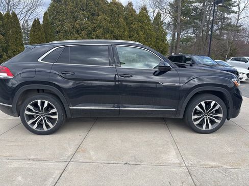 Used 2023 Volkswagen Atlas Cross Sport SEL Premium R-Line AWD/4WD image 2