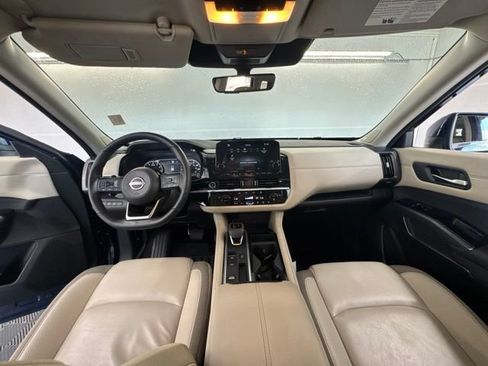 Certified 2024 Nissan Pathfinder SL w/ SL Premium Package FWD image 22