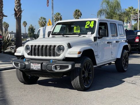 Used 2024 Jeep Wrangler Unlimited Sahara image 3
