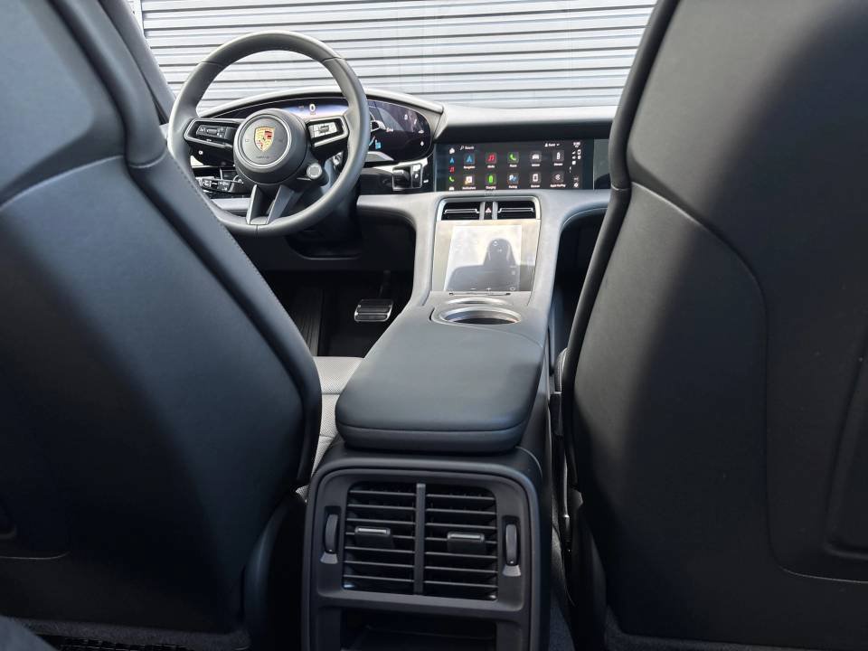 Certified 2025 Porsche Taycan w/ Premium Package RWD image 19