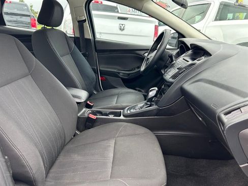 Used 2016 Ford Focus SE image 19