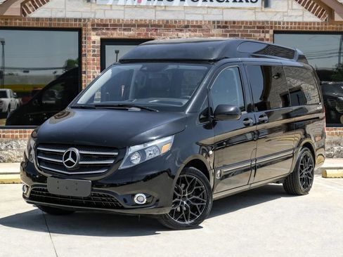 Used 2020 Mercedes-Benz Metris Passenger image 2