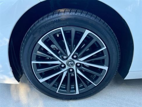 Certified 2023 Lexus ES 350 w/ Premium Package image 9