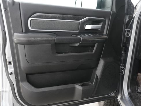 Used 2022 RAM 2500 Big Horn w/ Level C Equiment Group AWD/4WD image 18