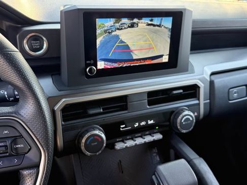 Used 2025 Toyota 4Runner SR5 AWD/4WD image 12