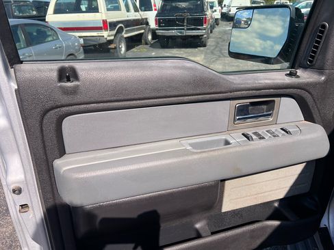 Used 2011 Ford F150 XLT w/ XLT Convenience Pkg image 8