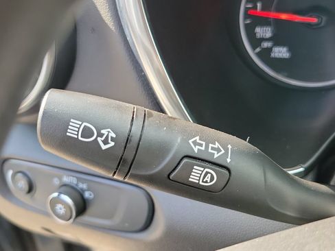 Used 2025 Chevrolet Blazer LT FWD image 29