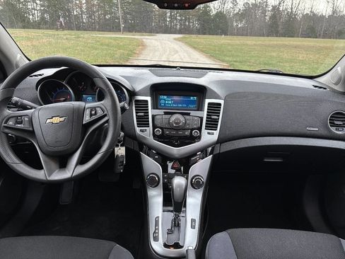 Used 2016 Chevrolet Cruze LT image 23