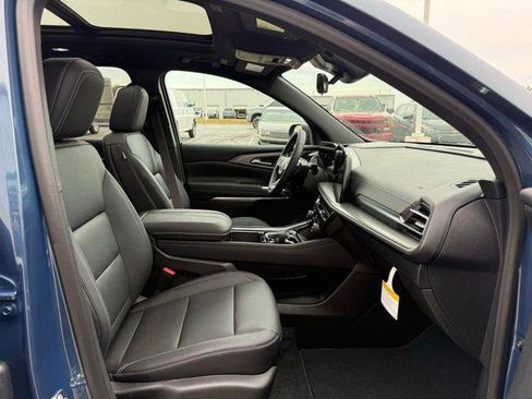 New 2026 Chevrolet Traverse LT FWD image 3