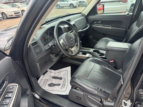 Used 2012 Jeep Liberty Limited Jet image 11