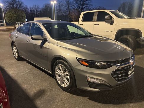 Used 2023 Chevrolet Malibu LT image 1