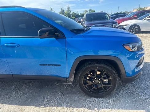 Used 2025 Jeep Compass Latitude w/ Altitude Special Edition AWD/4WD image 4