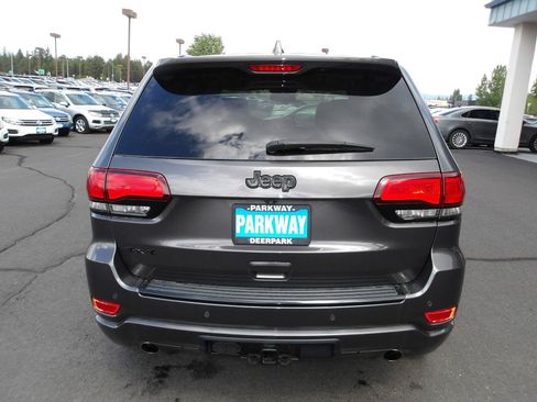 Used 2015 Jeep Grand Cherokee Altitude AWD/4WD image 4