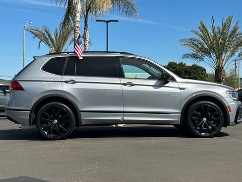 Used 2021 Volkswagen Tiguan SE R-Line FWD image 3