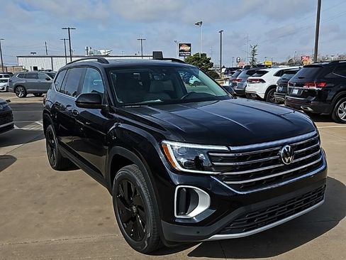 New 2026 Volkswagen Atlas SE FWD image 3
