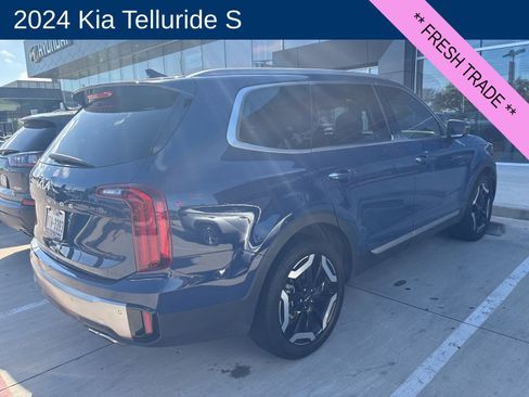 Used 2024 Kia Telluride S w/ S Sunroof Package image 2