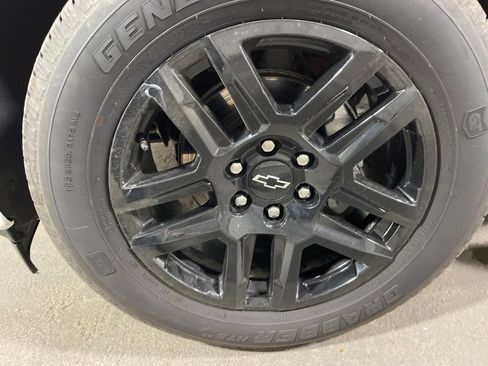 Used 2024 Chevrolet Silverado 1500 Custom AWD/4WD image 35