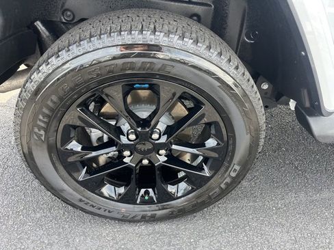 Used 2022 Jeep Wrangler Unlimited Sahara 4xe image 40